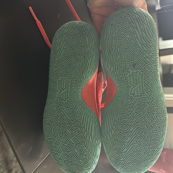 Nike Kyrie Flytrap 5 Magic Ember Dynamic Turquoise - Picture 8 of 8